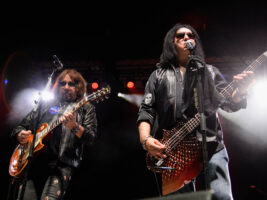 Ace-Frehley-Gene-Simmons402000x1500