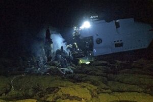 alvin-2-upgraded-dive
