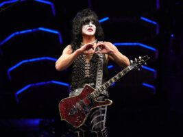 paul-stanley-kiss402000x1500