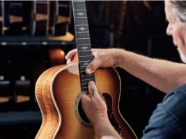 Taylor-Guitars-Action-Control-Neck402000x1500