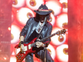 Joe-Perry-new-1402000x1500