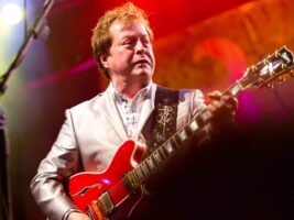 Rick-Derringer402000x1500