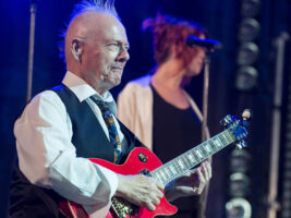 Robert-Fripp402000x1500