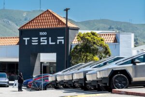tesla-store-colma-ca-April-21-2025
