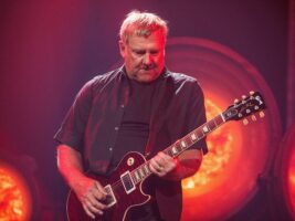 Alex-Lifeson-Rush402000x1500