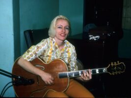Carol-Kaye402000x1500