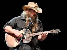 Chris-Stapleton-Gibson-LG-2402000x1500