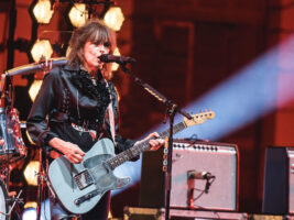 Chrissie-Hynde-performing-live402000x1500