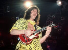 Eddie-Van-Halen402000x1500