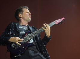 Matt-Bellamy-new-hero402000x1500