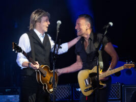 Paul-McCartney-and-Bruce-Springsteen402000x1500