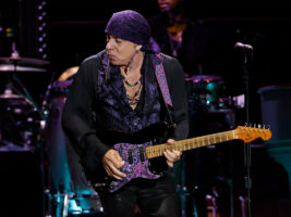 Steven-Van-Zandt-hero402000x1500