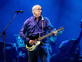 mark-knopfler402000x1500