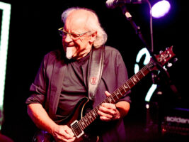 martin-barre402000x1500