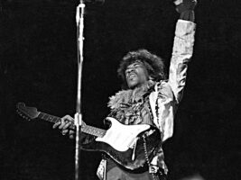 Jimi-Hendrix-Monterey-Pop-Festival-1967-credit-Michael-Ochs-Archives-Getty402000x1500