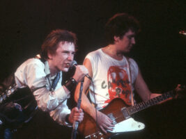 sex-pistols402000x1500