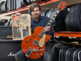 Luke-Hobbs-with-NME-and-Jimmy-Page-guitar402000x1500