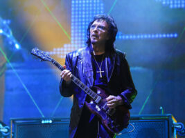 Tony-Iommi-new-hero-1402000x1500