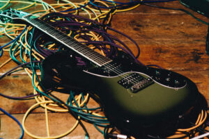 GUITAR-HERO-GRETSCH-CVT-CREDIT-FIONA-GARDEN402560x1707