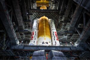 SLS-fully-stacked-for-Artemis-2