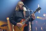 “It’s a sine wave. Guitars are here to stay”: Warren Haynes says the cyclical nature of guitar music is normal