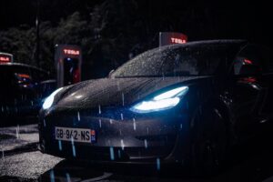 tesla-at-night