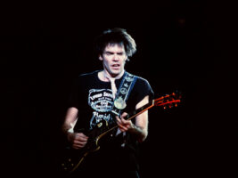 Neil-Young-1970-credit-Gai-Terrell-Redferns-Getty402000x1500