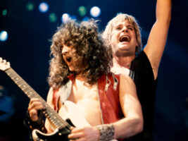 Ozzy-Jake-E-Lee402000x1500