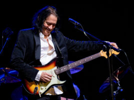 Robben-Ford-new-hero402000x1500