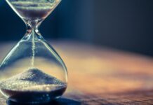 Reading a Quantum Clock Costs More Energy Than Actually Running One