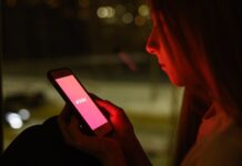 Tinder is Testing AI Features That Look Through Your Camera Roll