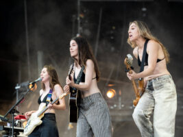 Haim402000x1500
