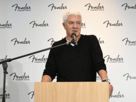 Andy-Mooney-hero402000x1500