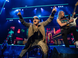 Bruce-Dickinson-Iron-Maiden402000x1500