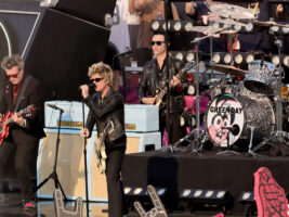 Green-Day-hero402000x1500