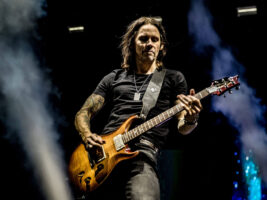 Myles-Kennedy-new-hero402000x1500