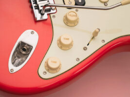 Fender-American-Ultra-Luxe-Vintage-Stratocaster-HSS-4-credit-Adam-Gasson401400x1050