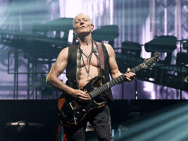 Phil-Collen-hero402000x1500