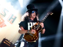 Slash402000x1500