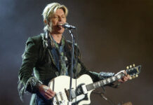 David Bowie sidemen debate whether he was a good guitarist or not: “He had a kind of caveman instinct with the guitar”
