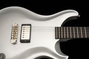 Jon-Jourdan-Limited-Edition-Platinum-Metallic_c
