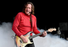“I’m totally a guitar guy” the OG Red Wiggle Murray Cook on Spinal Tap moments, 40s Martins and embracing his blues-rock soul