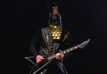 Wes Borland accidentally got a left-handed Jackson guitar by mistake… and it turned into his signature model: “Oh, it’s not reverse headstock. It’s left-handed”