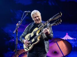 Alex-lifeson-rush402000x1500