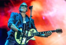 Vivian Campbell confirms his cancer is back – but he’s continuing treatments and is “certainly not slowing down”