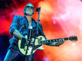Vivian-campbell402000x1500