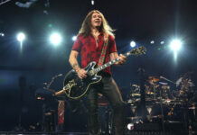 Phil X explains the things that “scream fake” when he hears someone using a digital guitar amp: “Violence is hard to replicate with the modeller”